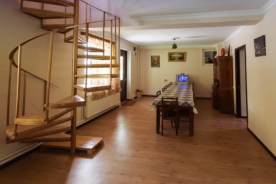 Hotel Nini Stepantsminda Exterior photo