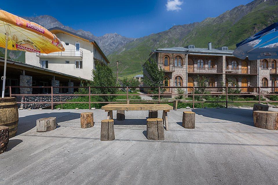 Hotel Nini Stepantsminda Exterior photo